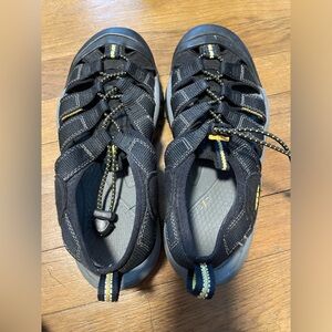 Black Keen Sandals. Size 9